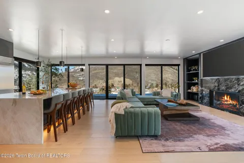 $6,350,000 | 11330 Hoback Junction South Road, Jackson, WY 83001
