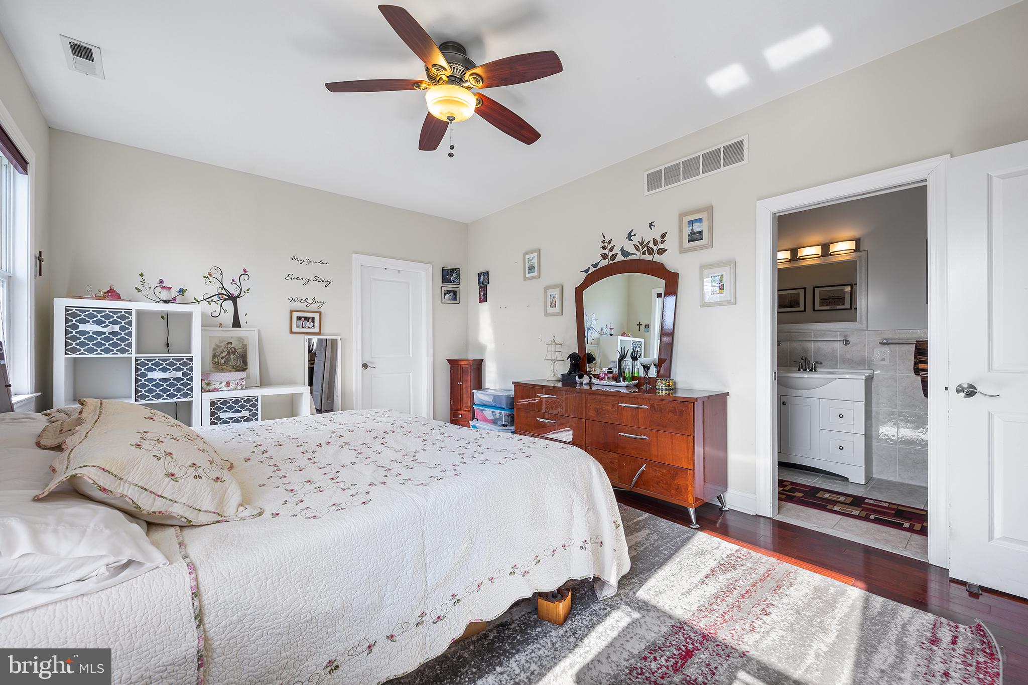 6 Indian Park Road Levittown, PA 19057 - Photo 17 of 32