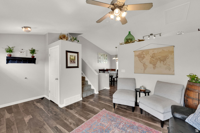 2011 South 2830th Street West Syracuse, UT 84075 - Photo 5 of 27