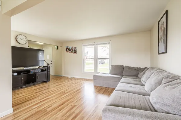 $289,900 | 49 Rogers Drive, Gates, NY 14606