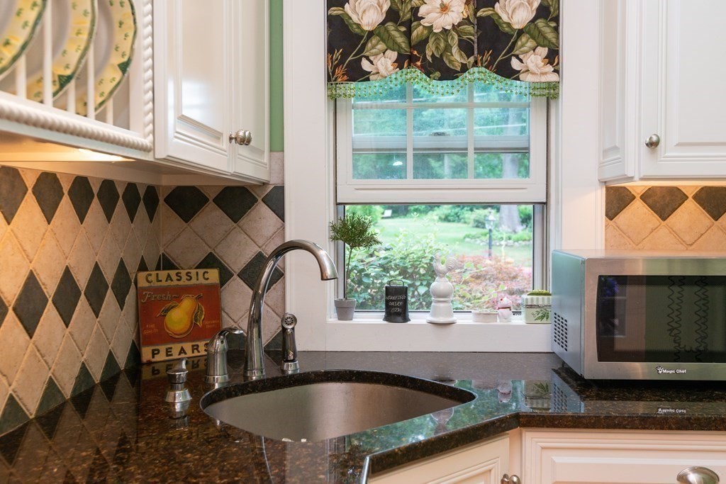 11 Strathmore Road Wakefield, MA 01880 - Photo 12 of 30 Gallery Image 12