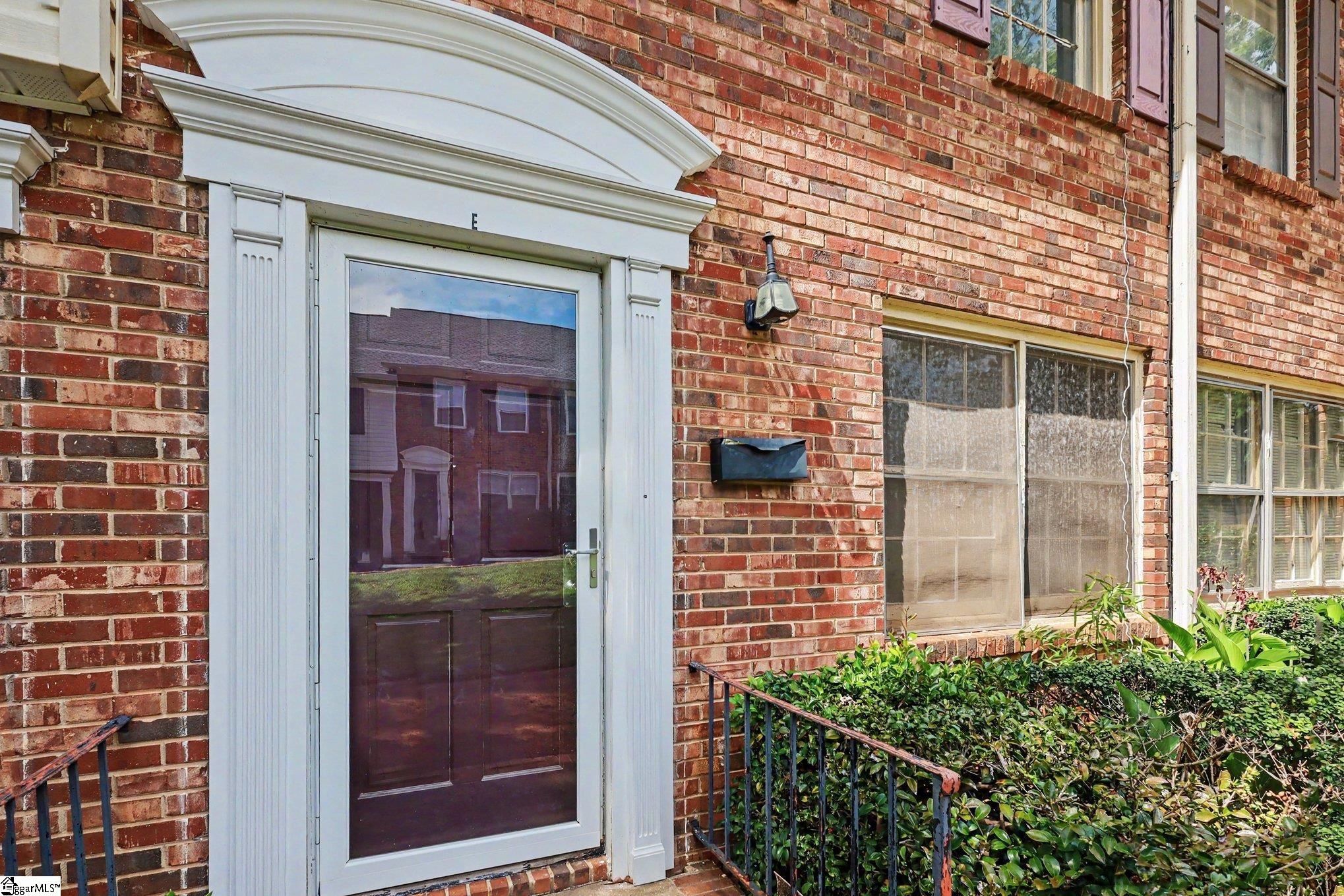 1446 Dover Road, Unit E Spartanburg, SC 29301 - Photo 4 of 26