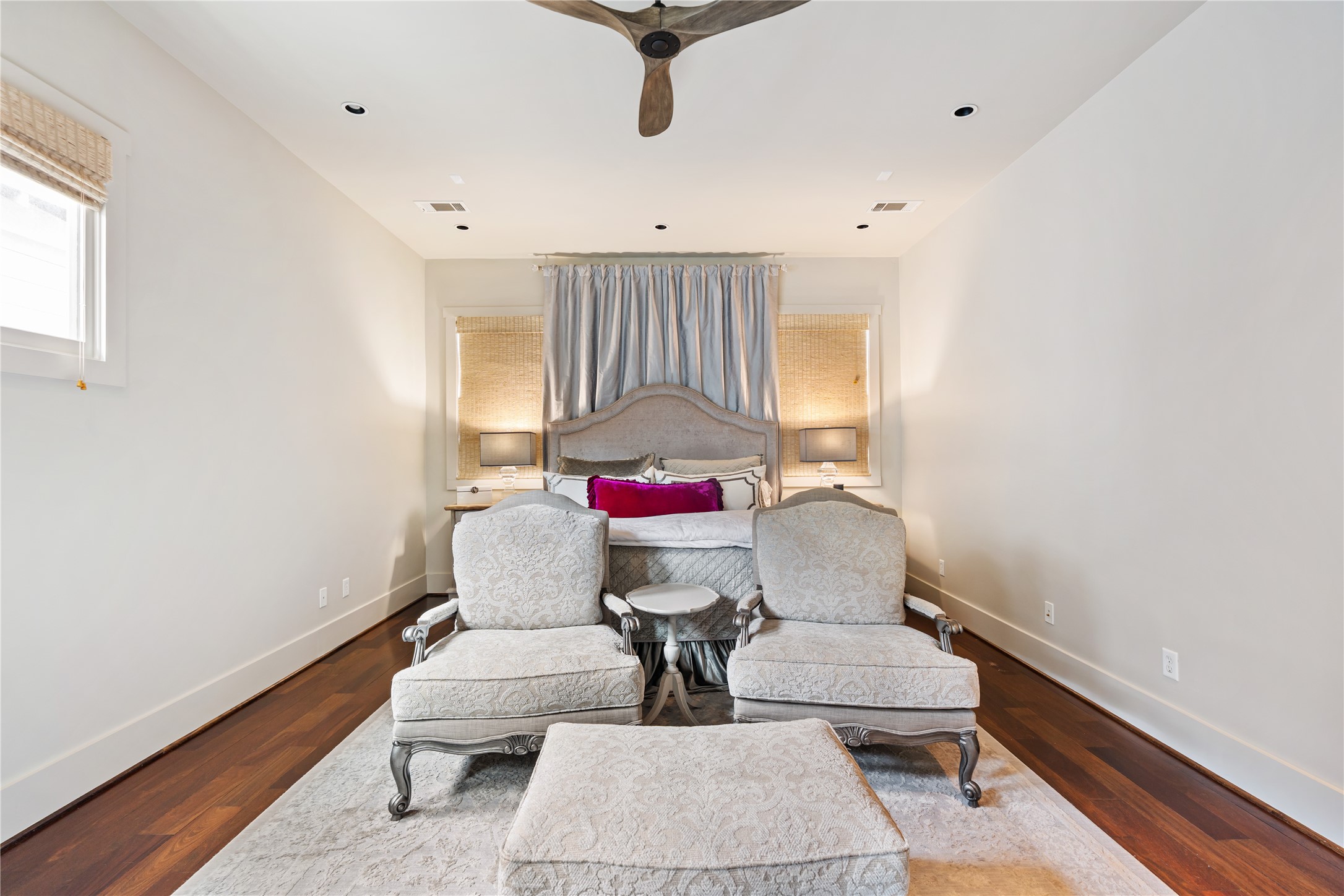 926 Nicholson Street Houston, TX 77008 - Photo 19 of 36 Positioned for privacy on the second floor and away from the secondary bedroom, the primary suite serves as a tranquil escape from the home's main living spaces.