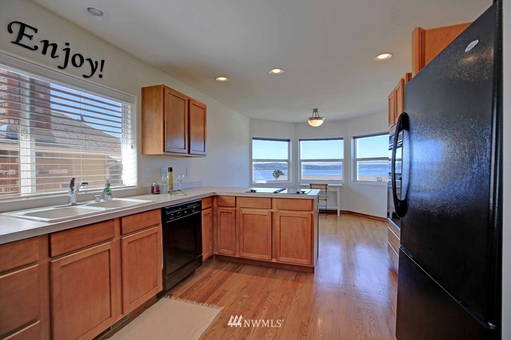 2288 Wagner Road Camano Island, WA 98282 - Photo 2 of 22