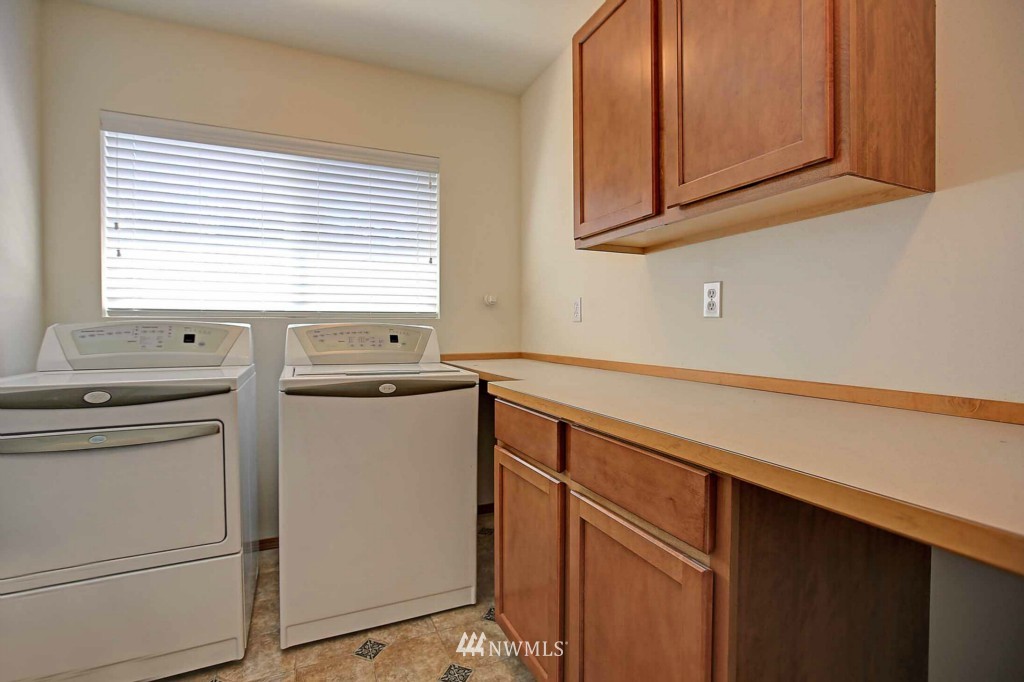 2288 Wagner Road Camano Island, WA 98282 - Photo 10 of 22