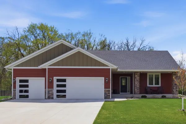 $550,000 | 2075 13th Street Northwest, Faribault, MN 55021