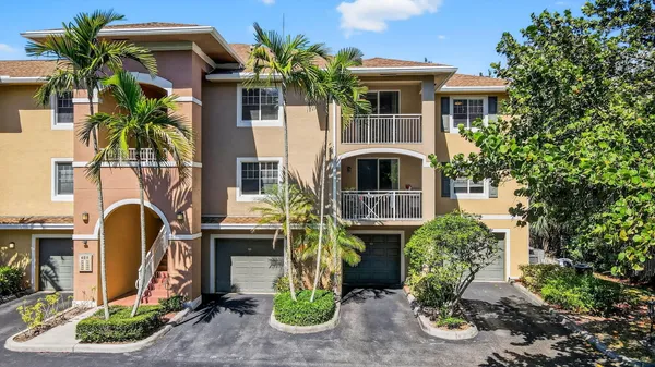 $2,250 | 6511 Emerald Dunes Drive, Unit 304, West Palm Beach, FL 33411