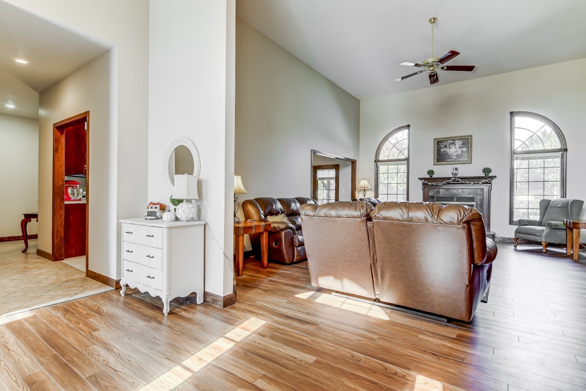 2621 Tartan Way Springfield, IL 62711 - Photo 2 of 35 Gallery Image 2