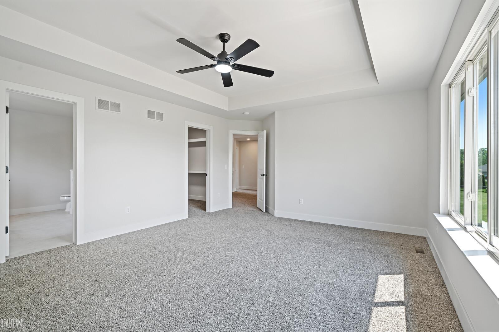 52385 Sass Road New Baltimore, MI 48047 - Photo 23 of 39 50152733-CFB2DD6A-F9BA-46B6-80D2-22DDEF802BE2.JPG