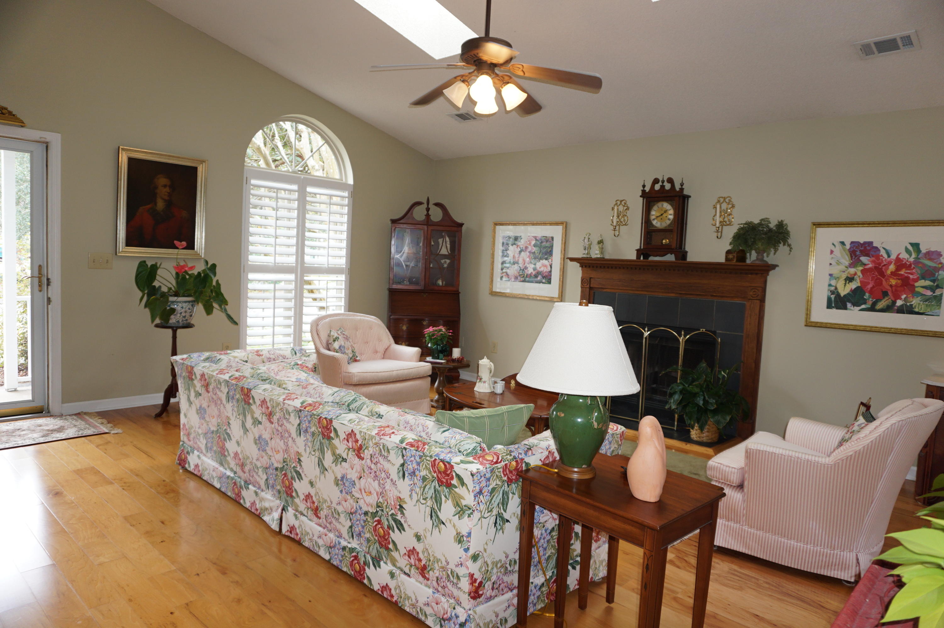 1269 Llewellyn Road Mount Pleasant, SC 29464 - Photo 4 of 32 4