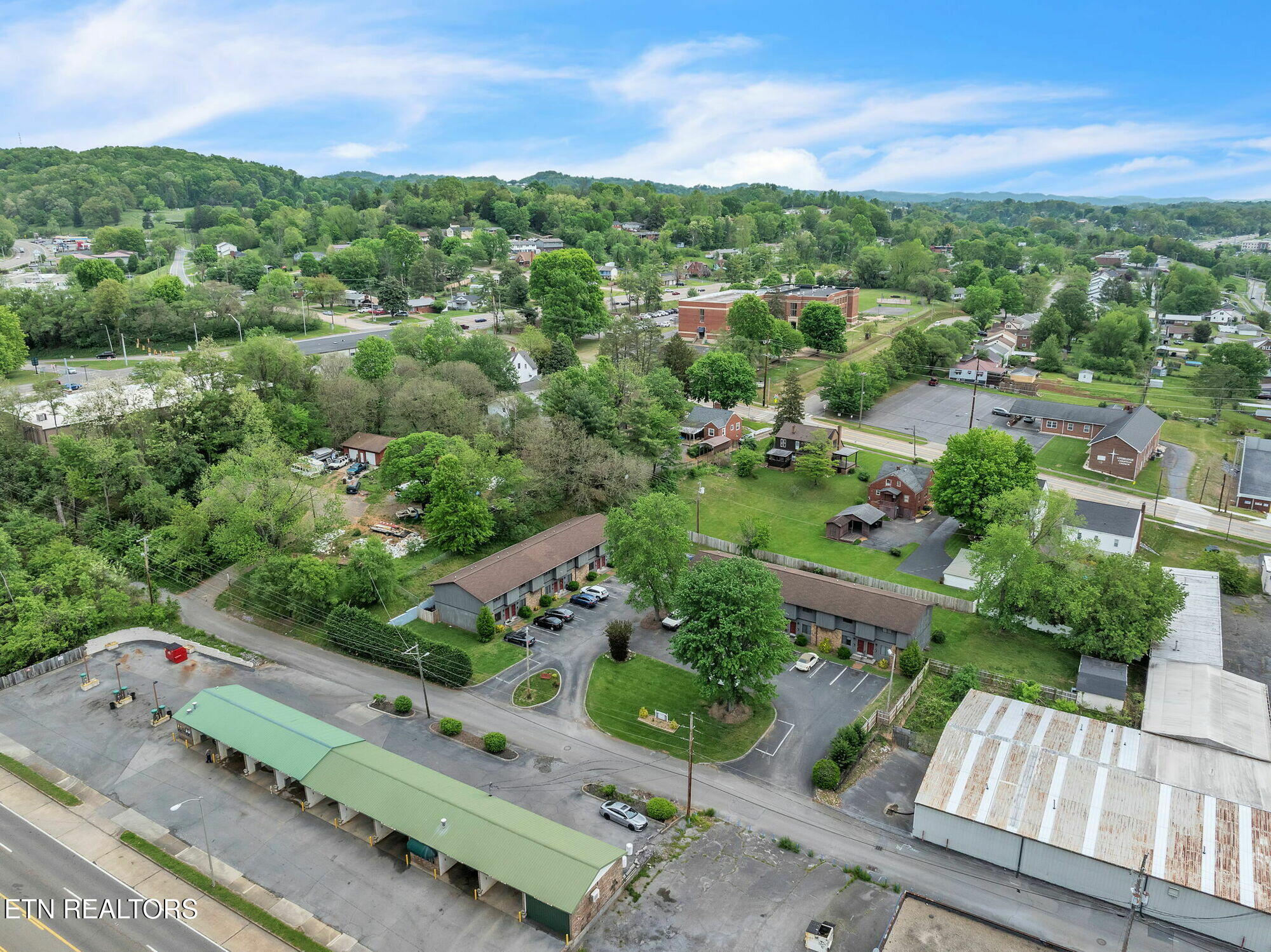 525 Scott County Road Kingsport, TN 37660 - Photo 7 of 17 11-web-or-mls-Pine_Ridge_Townhouses--34