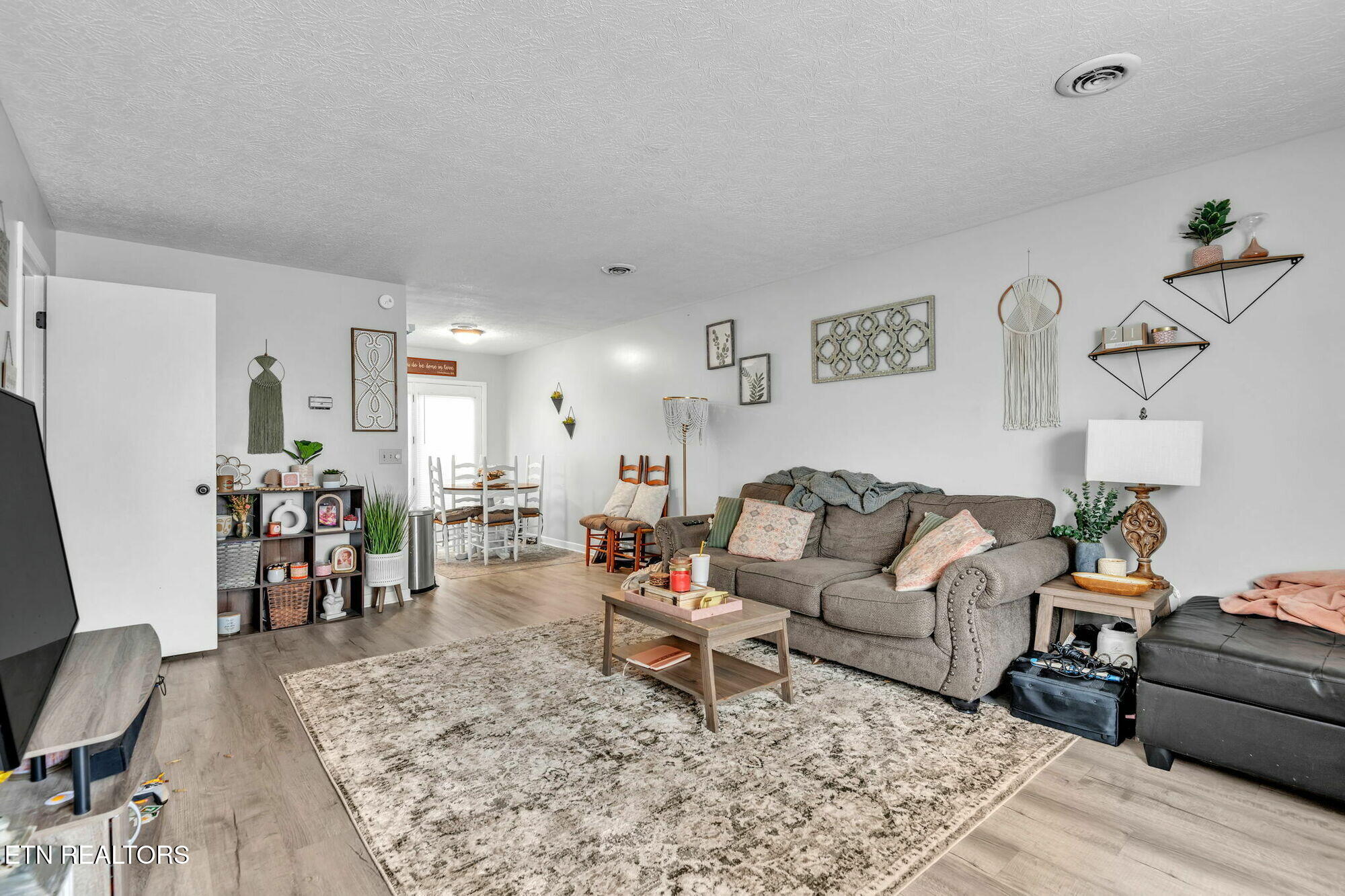 525 Scott County Road Kingsport, TN 37660 - Photo 8 of 17 41-web-or-mls-Pine_Ridge_Townhouses-4867