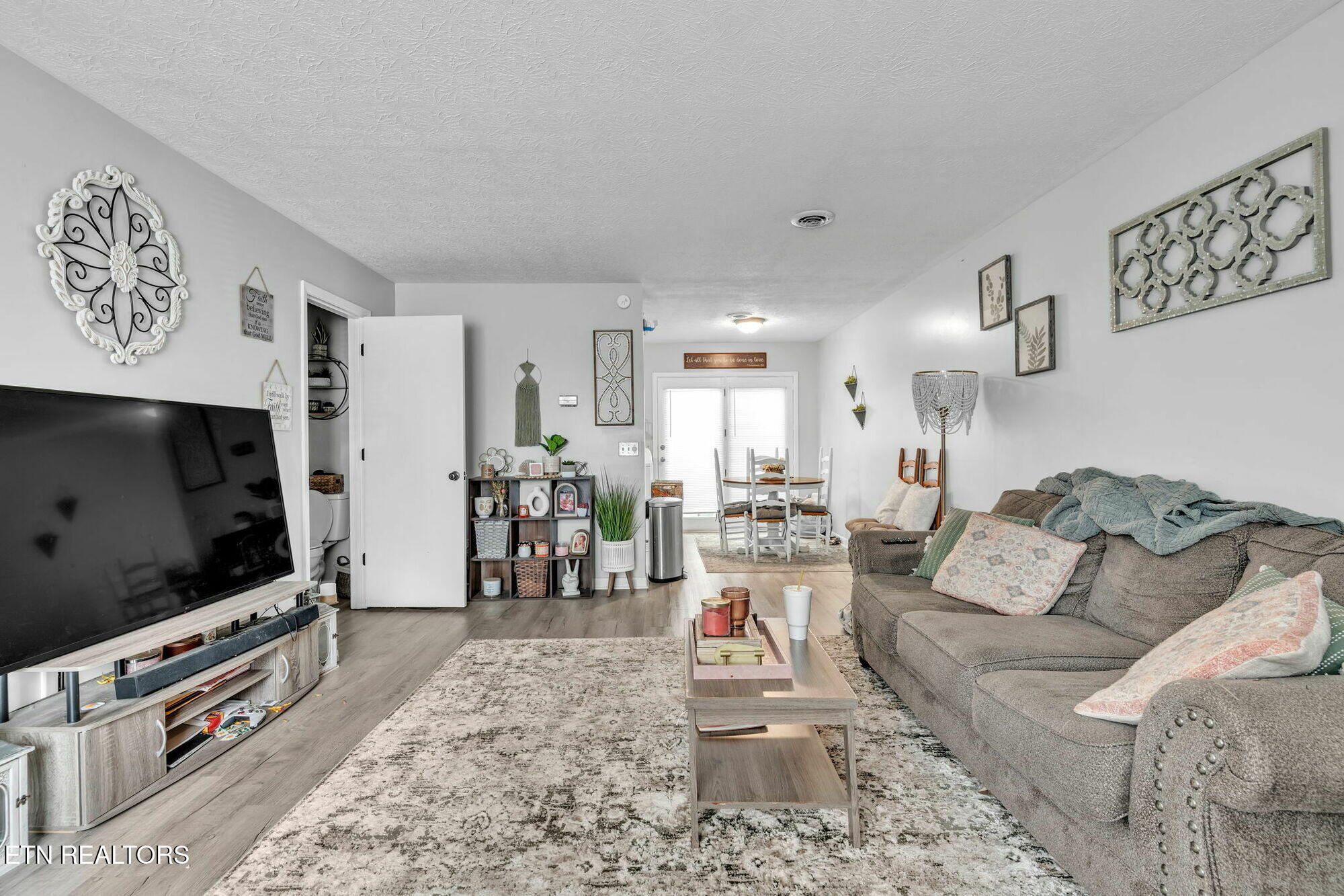 525 Scott County Road Kingsport, TN 37660 - Photo 10 of 17 42-web-or-mls-Pine_Ridge_Townhouses-4870