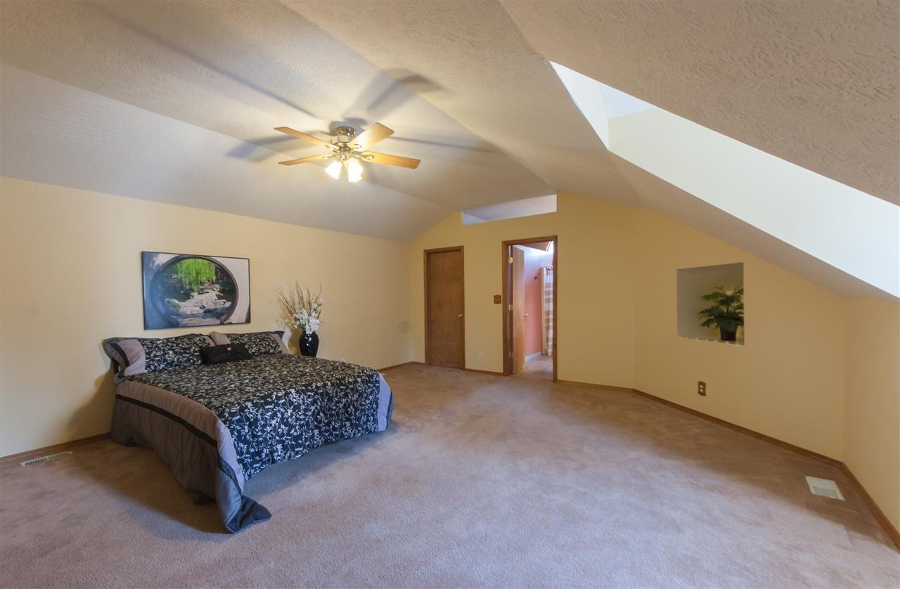 7798 South Strain Ridge Road Bloomington, IN 47401 - Photo 11 of 27 Gallery Image 11