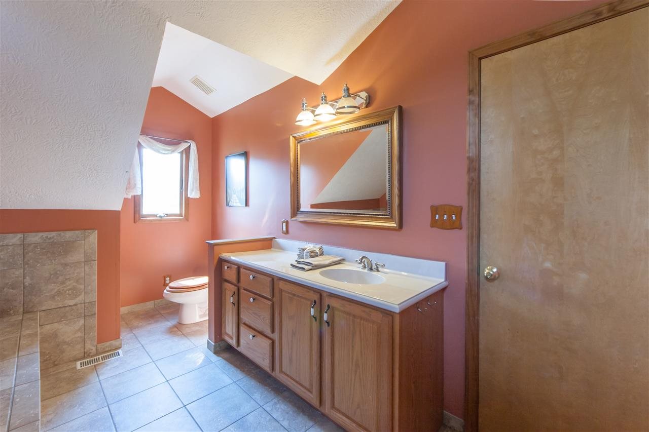 7798 South Strain Ridge Road Bloomington, IN 47401 - Photo 12 of 27 Gallery Image 12