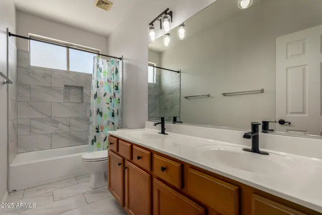 $735,000 | 2861 East Brooks Court, Gilbert, AZ 85296