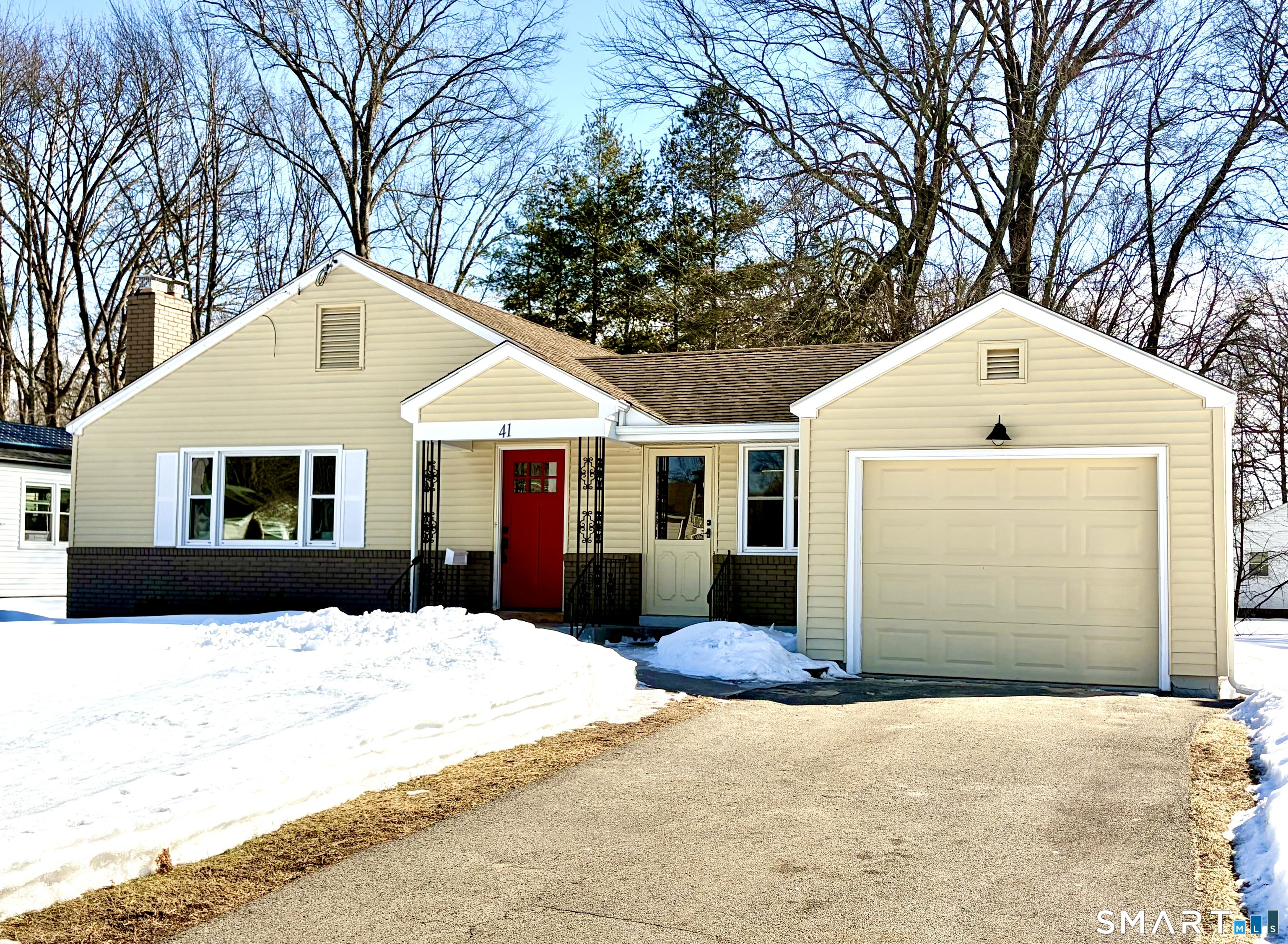 41 Haynes Road West Hartford, CT 06117 - Photo 3 of 46