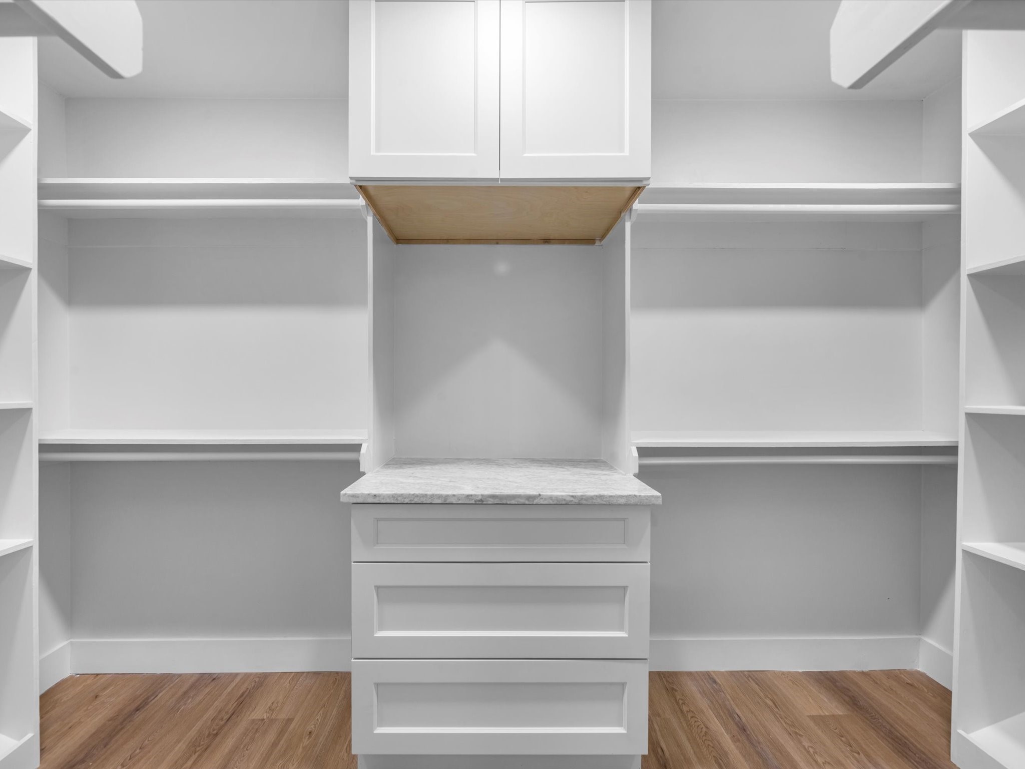 3514 La Costa Road Missouri City, TX 77459 - Photo 18 of 38 a view of closet