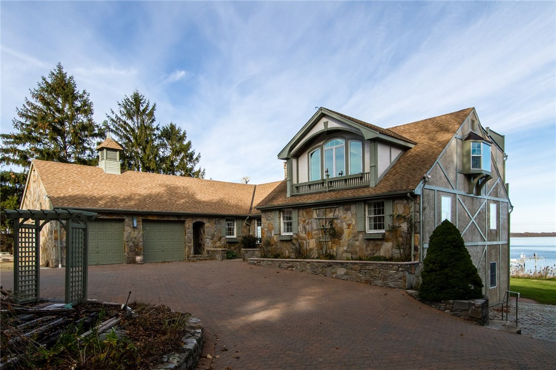 1046 East Shore Road Jamestown, RI 02835 - Photo 3 of 29 Front elevation