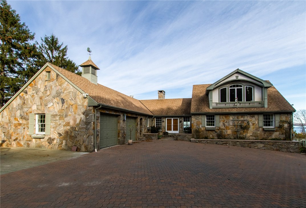 1046 East Shore Road Jamestown, RI 02835 - Photo 4 of 29 Wonderful stone accents, and parking court
