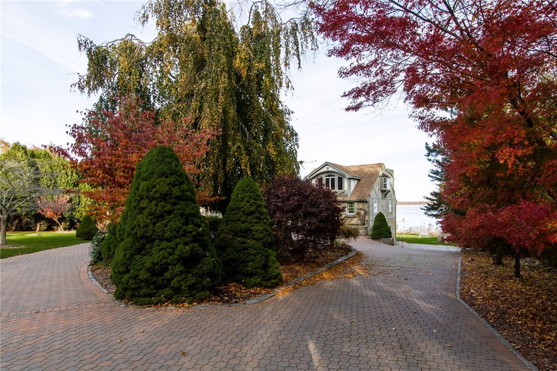 1046 East Shore Road Jamestown, RI 02835 - Photo 6 of 29 Circular driveway with mature plantings