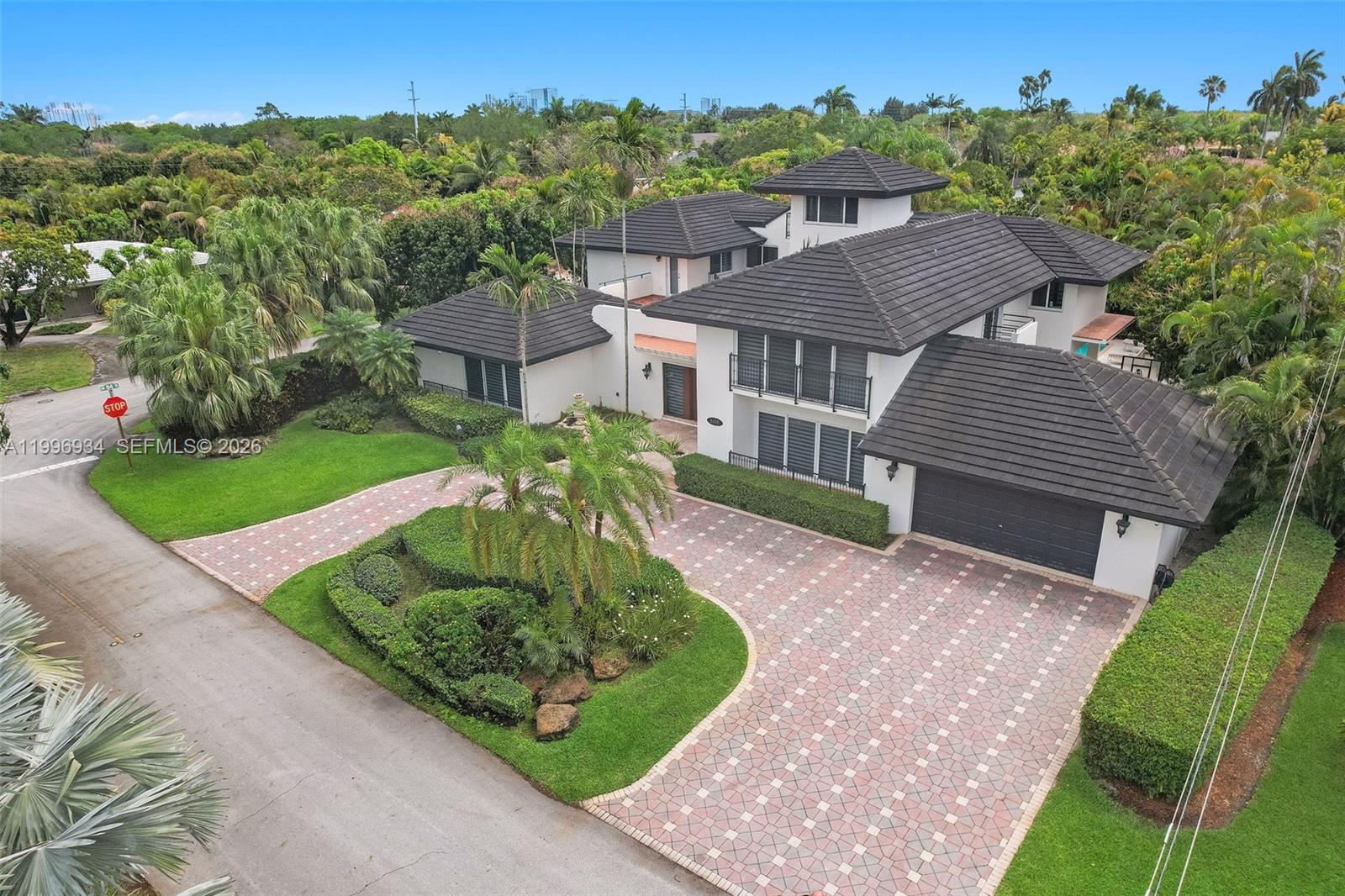 8450 Southwest 74th Terrace Miami, FL 33143 - Photo 4 of 54