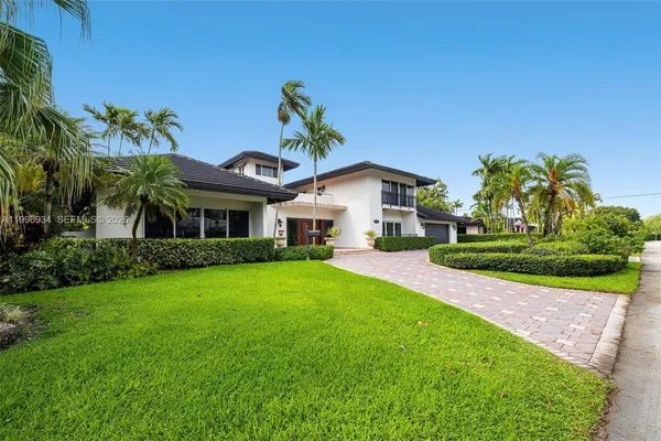 $2,880,120 | 8450 Southwest 74th Terrace, Miami, FL 33143