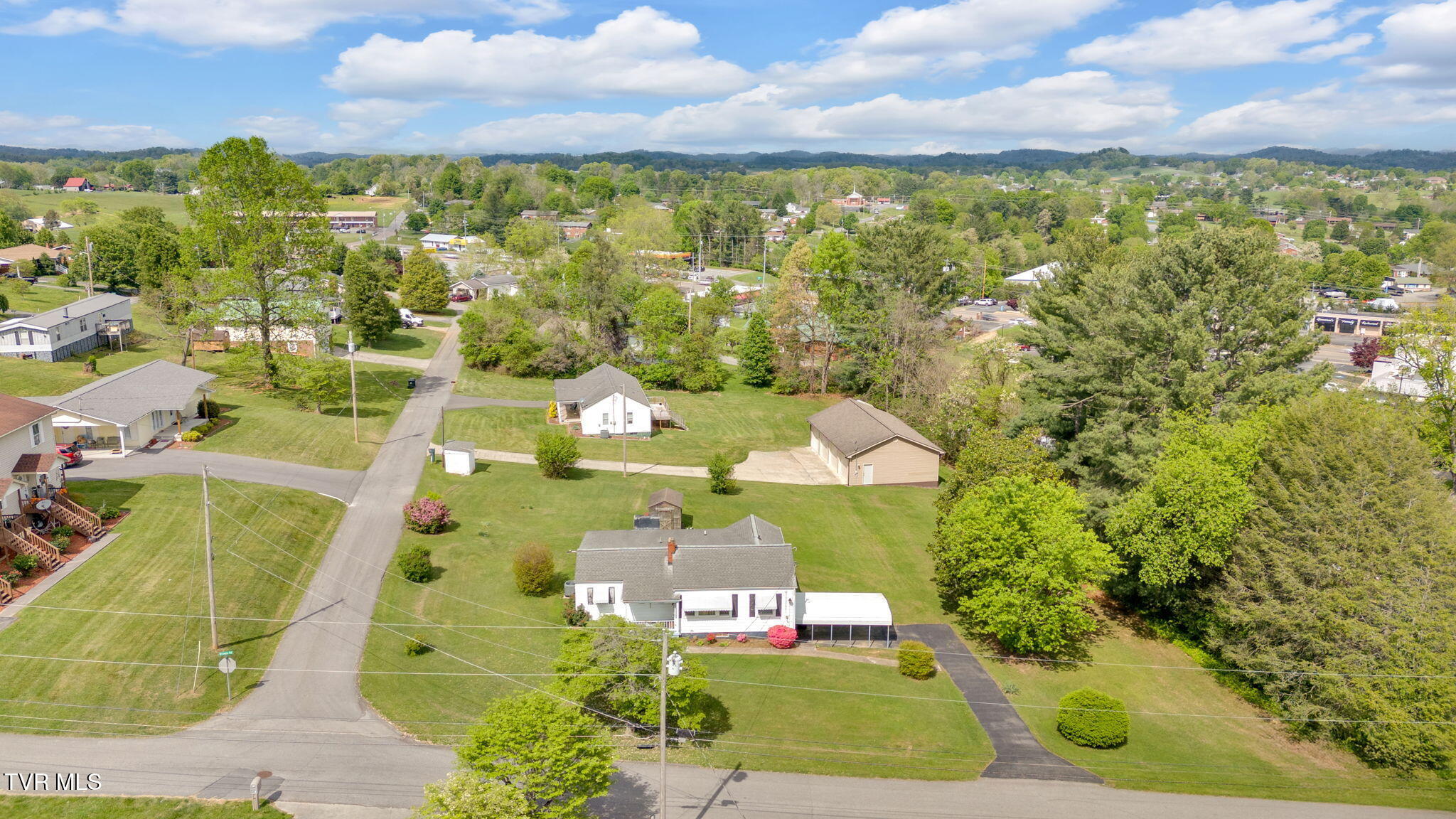 190 Browns Road Gray, TN 37615 - Photo 23 of 27 3-web-or-mls-DJI_20250424155521_0085_D