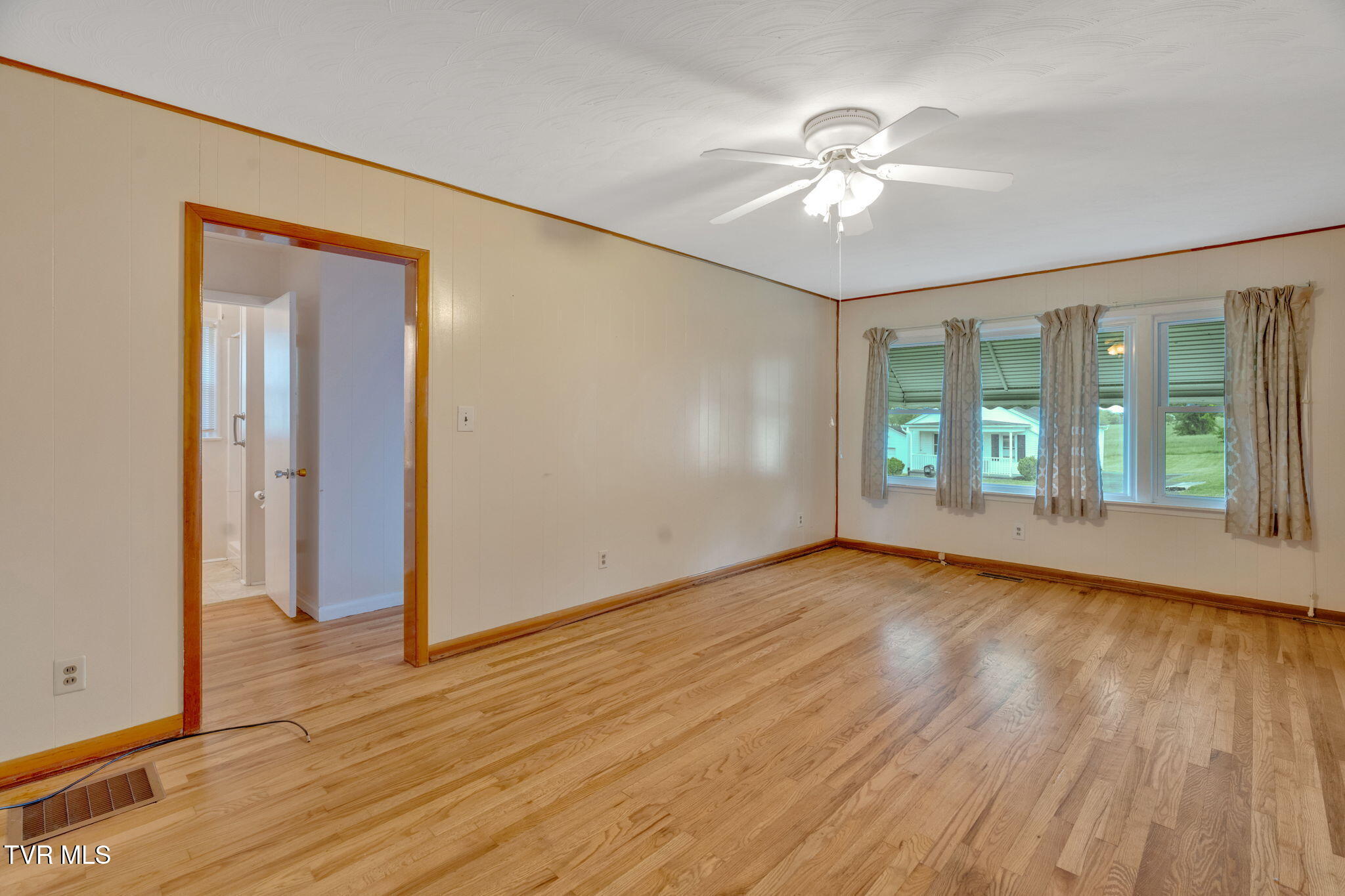 190 Browns Road Gray, TN 37615 - Photo 3 of 27 9-web-or-mls-DSC07438