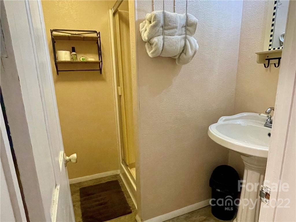 1160 Chestnut Grove Road Spruce Pine, NC 28777 - Photo 16 of 31 Gallery Image 16