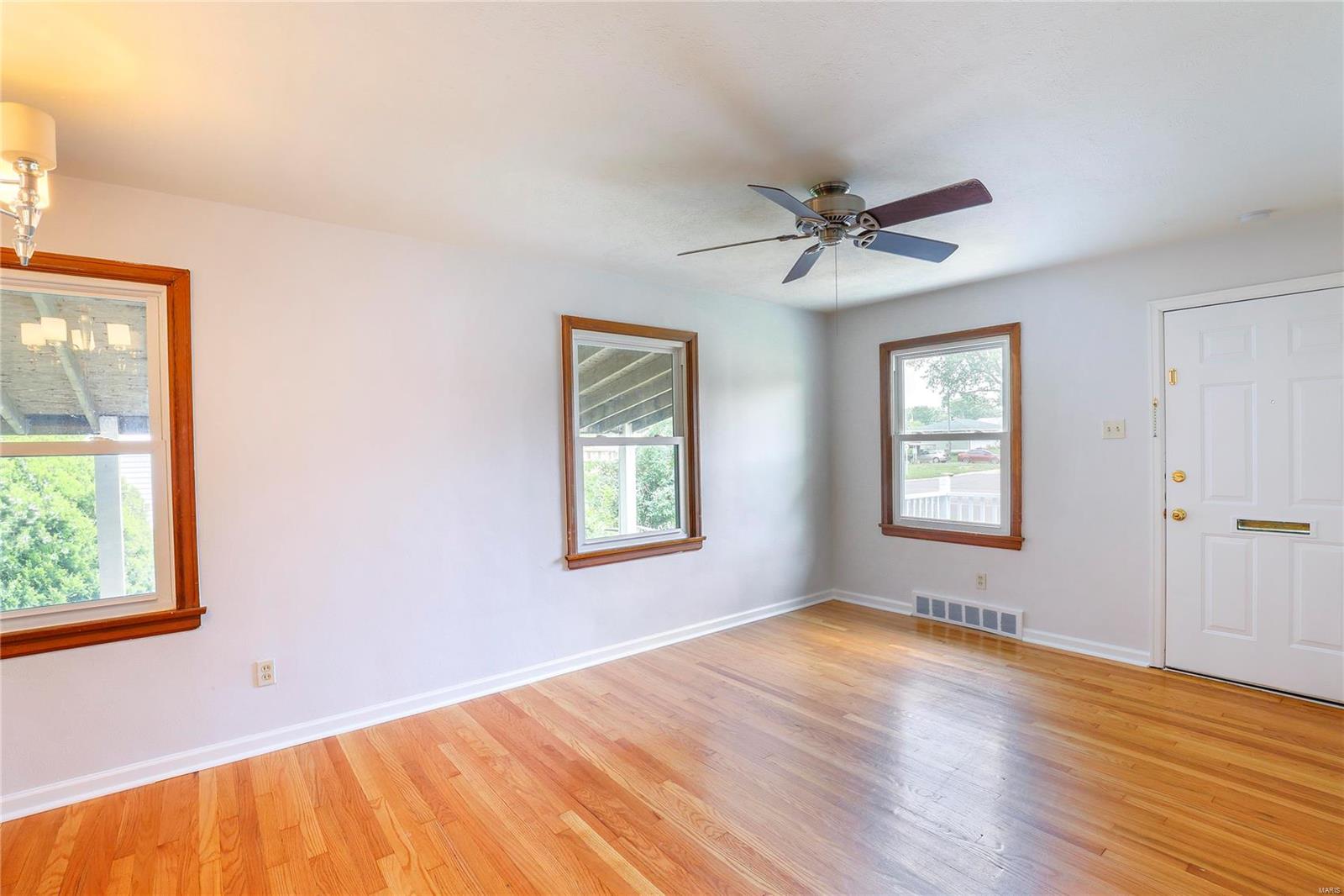 8281 Morgan Ford Road St. Louis, MO 63123 - Photo 3 of 12 Gallery Image 3