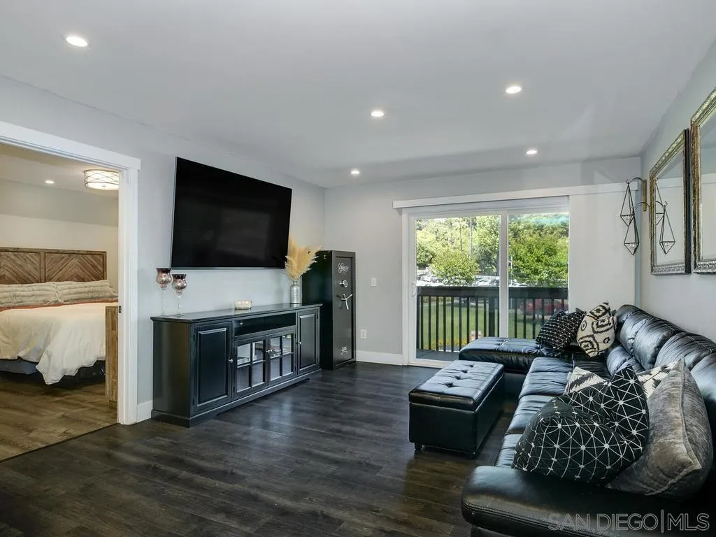 6171 Rancho Mission Road, Unit 113 San Diego, CA 92108 - Photo 5 of 30