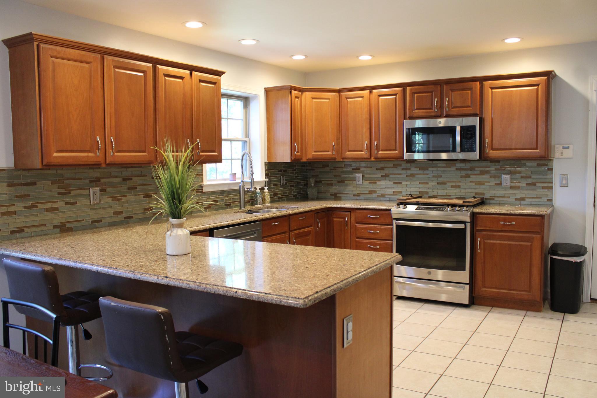 625 Woodside Road York, PA 17406 - Photo 4 of 37 Gallery Image 4