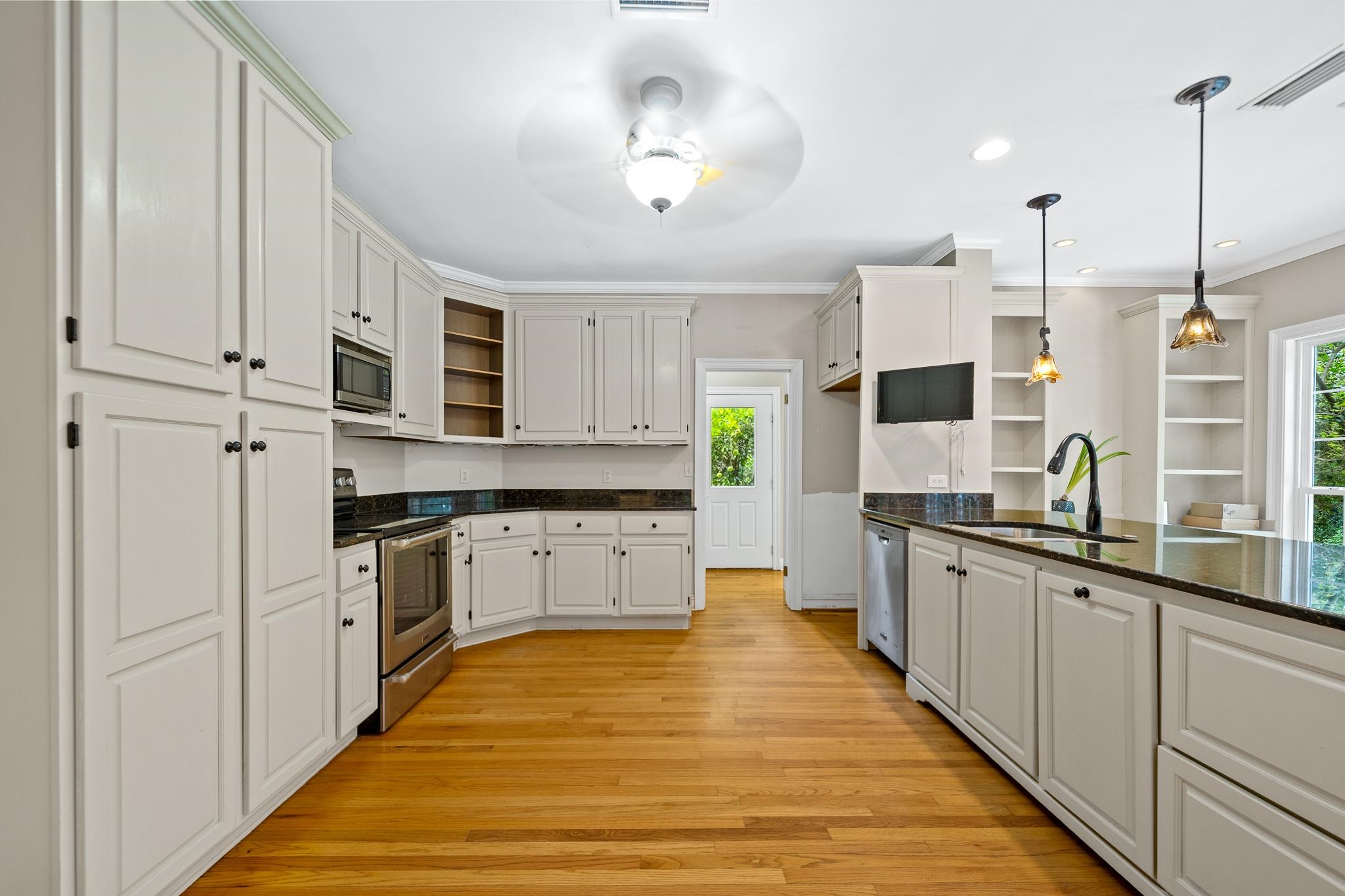 309 Perdido Avenue Fairhope, AL 36532 - Photo 15 of 40 Kitchen