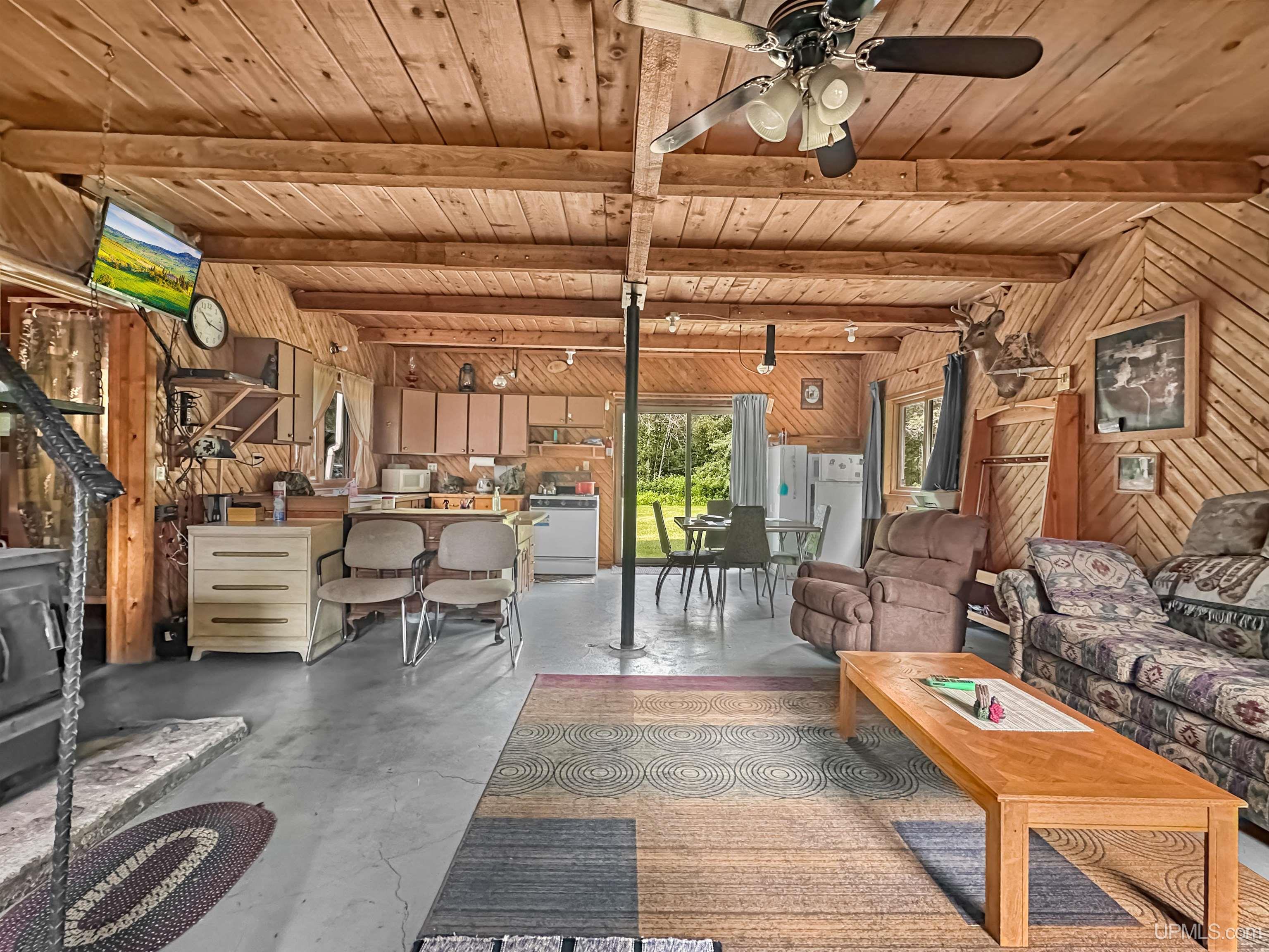 7854 38 Road Rapid River, MI 49878 - Photo 2 of 16