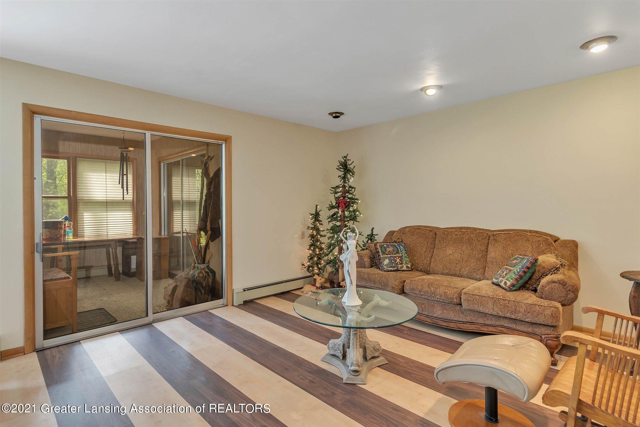 262 South Waverly Road Eaton Rapids, MI 48827 - Photo 7 of 54 08-262 S Waverly Rd-WindowStill-Real-Est