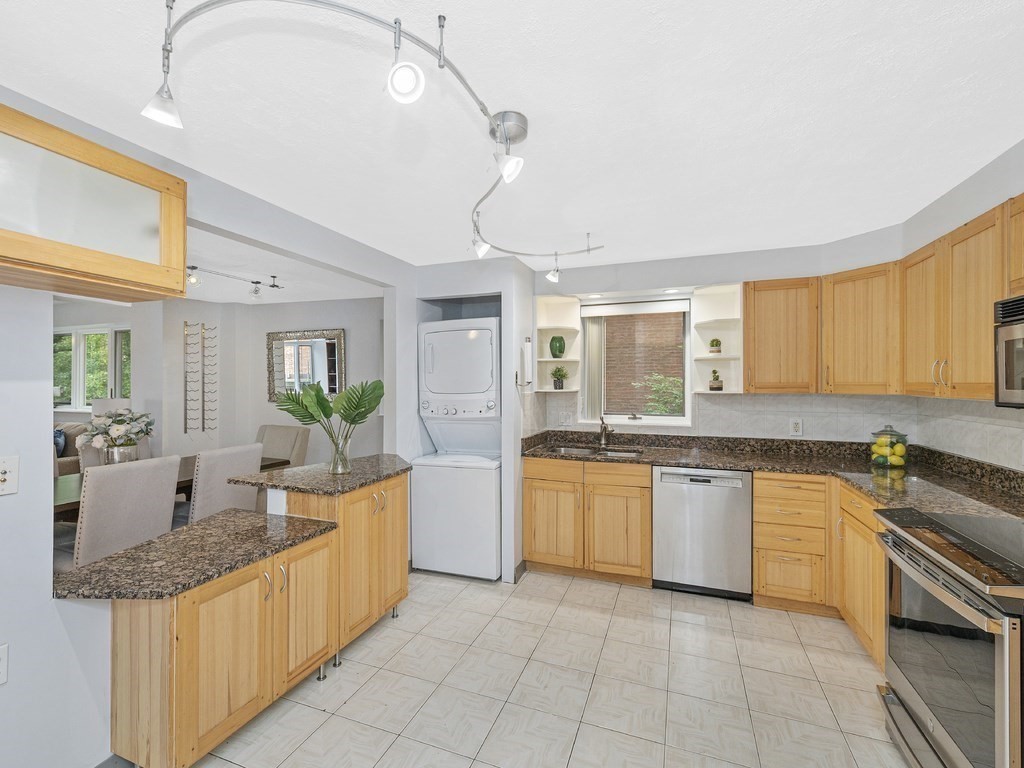 66 Winchester Street, Unit 101 Brookline, MA 02446 - Photo 11 of 25