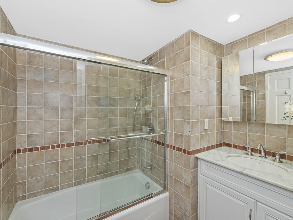 66 Winchester Street, Unit 101 Brookline, MA 02446 - Photo 19 of 25