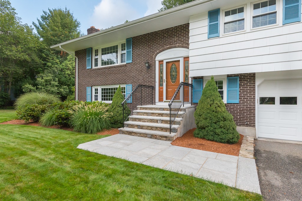 252 Worthen Road East Lexington, MA 02421 - Photo 2 of 22 Gallery Image 2