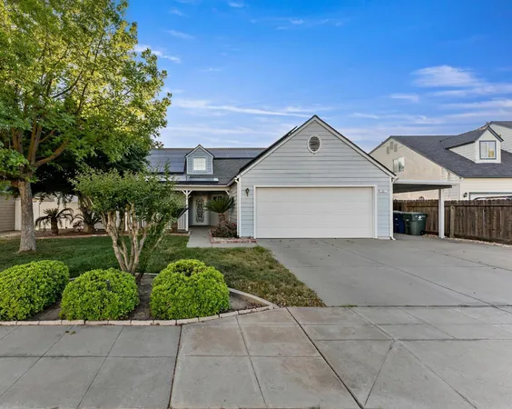 $550,000 | 22 North Bliss Avenue, Clovis, CA 93611