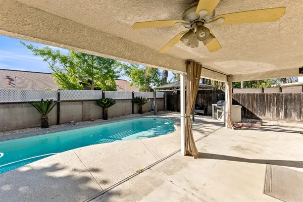 $550,000 | 22 North Bliss Avenue, Clovis, CA 93611