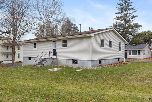 $1,750 | 27 Mc Pherson Street, New Hartford, NY 13417