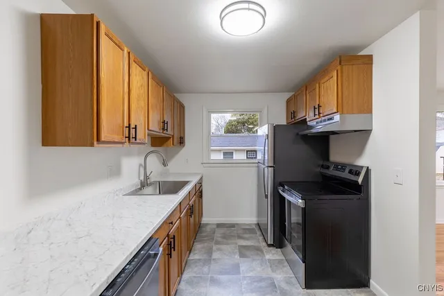 $1,750 | 27 Mc Pherson Street, New Hartford, NY 13417