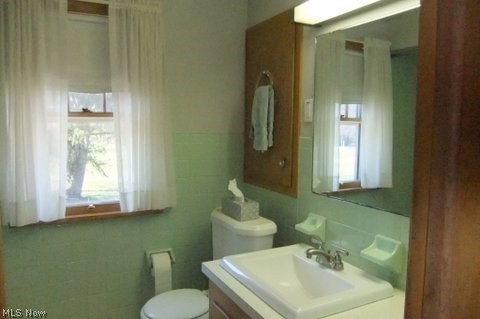 6127 Hopkins Road Mentor, OH 44060 - Photo 6 of 12 1st floor bathroom with new flooring 2/18.