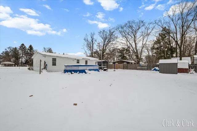 $149,900 | 15139 2nd Street, Howard City, MI 49329