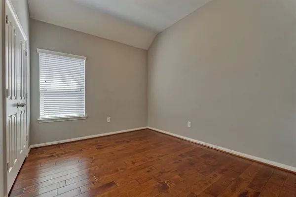 $2,100 | 10022 Elkwood Glen Lane, Tomball, TX 77375