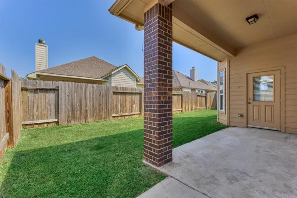 $2,100 | 10022 Elkwood Glen Lane, Tomball, TX 77375