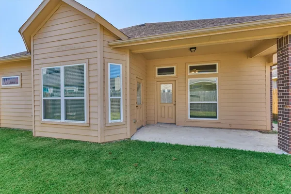 $2,100 | 10022 Elkwood Glen Lane, Tomball, TX 77375