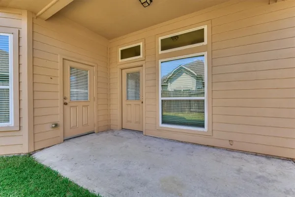 $2,100 | 10022 Elkwood Glen Lane, Tomball, TX 77375