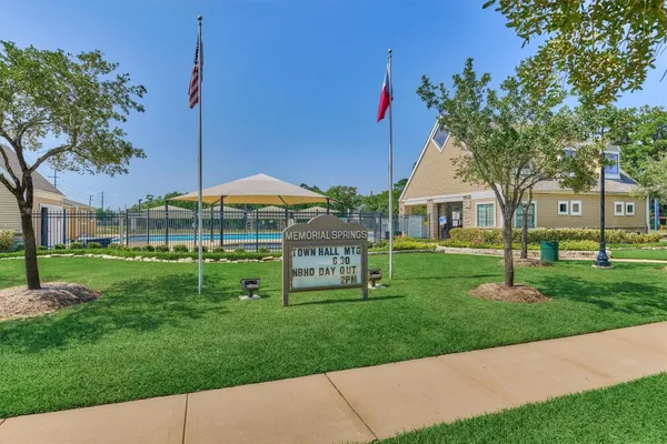 $2,100 | 10022 Elkwood Glen Lane, Tomball, TX 77375